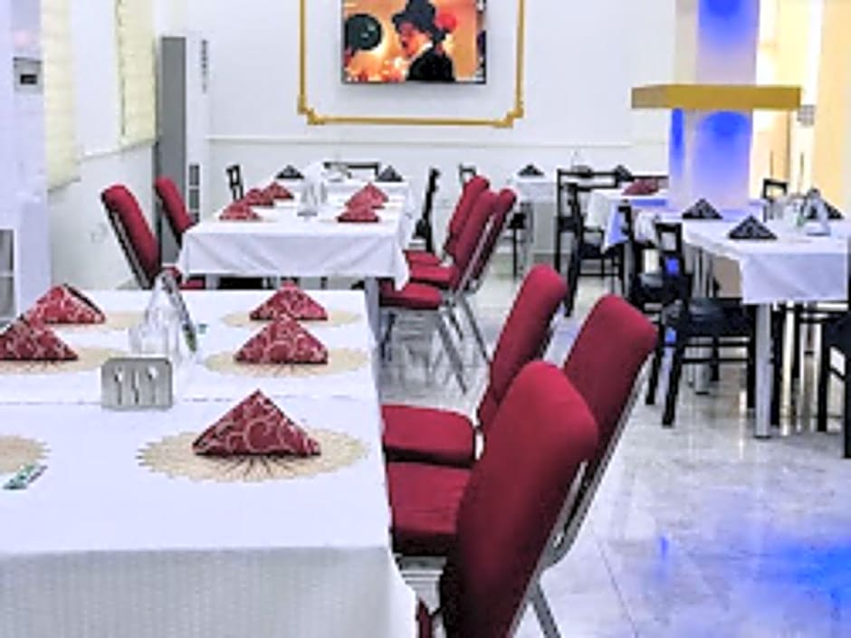 Time Oak Hotel and Suites Royale