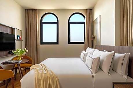The Artist Junior Suite with Terrace and Urban Views