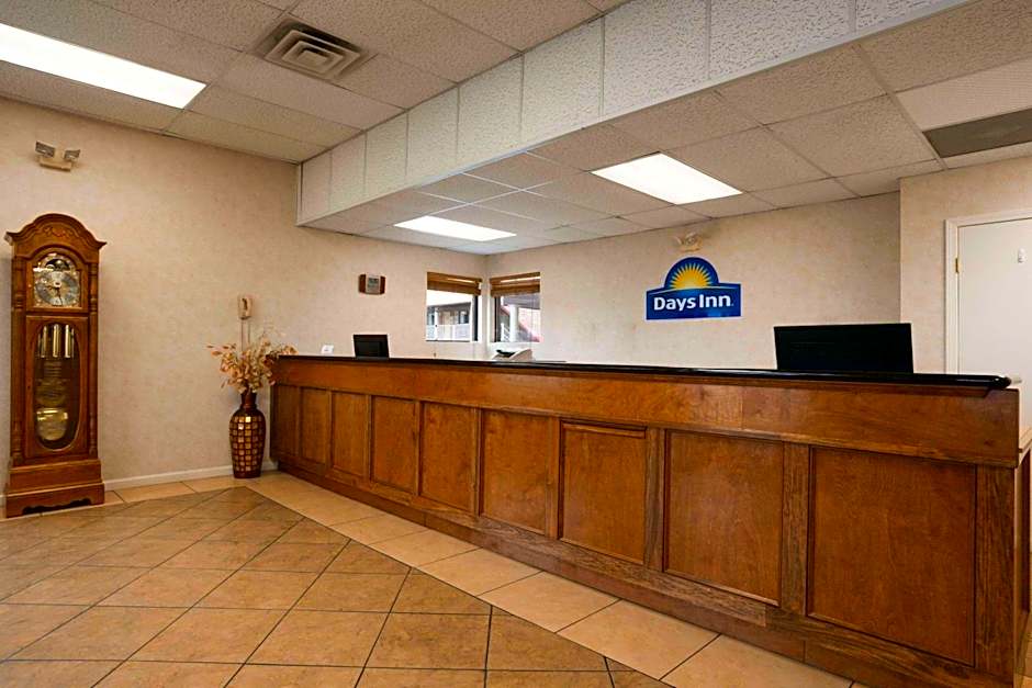 Days Inn by Wyndham Huntington