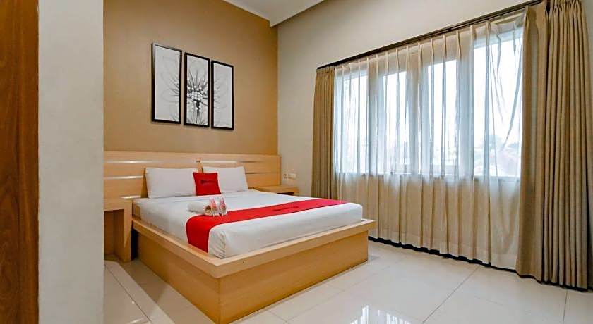 RedDoorz near Lembang Park & Zoo 2