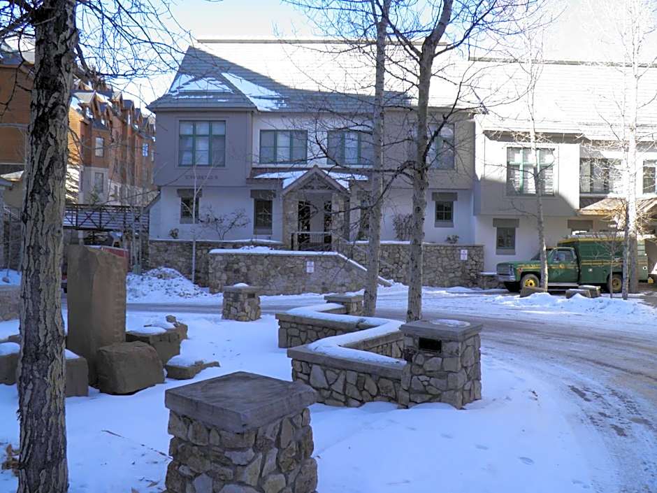 Highlands Townhome by Vail Realty