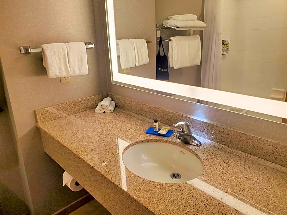 Holiday Inn Express & Suites Cheney, an IHG Hotel