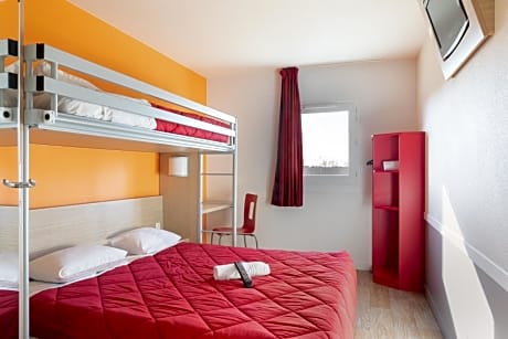 Triple Room (1 Double Bed + 1 Single Bed)