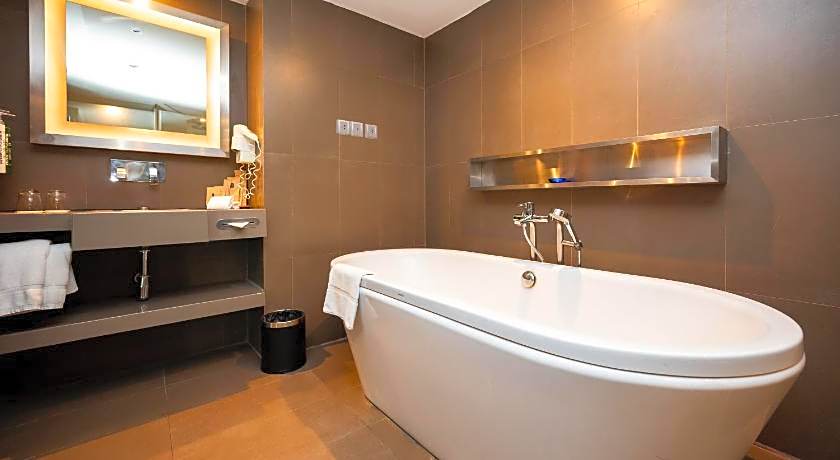 Hilton Garden Inn Bangkok Silom