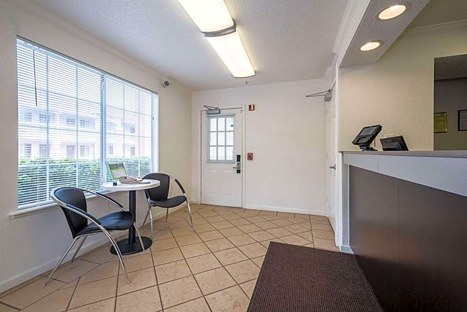 Studio 6-Roswell, GA - Atlanta