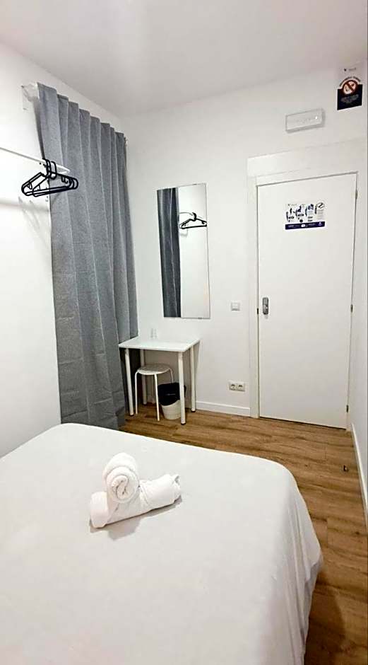 AYZ Joaquín Pol - Auto check-in property