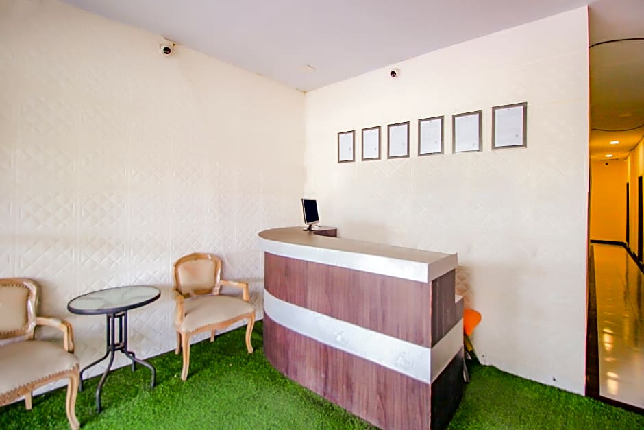 SPOT ON 90259 Apollo Inn