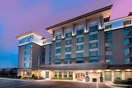 Courtyard by Marriott Atlanta Alpharetta/Avalon Area