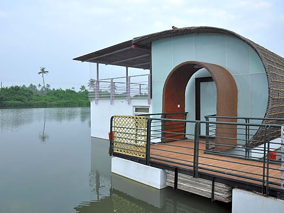 Aquatic Island by Poppys, Cochin