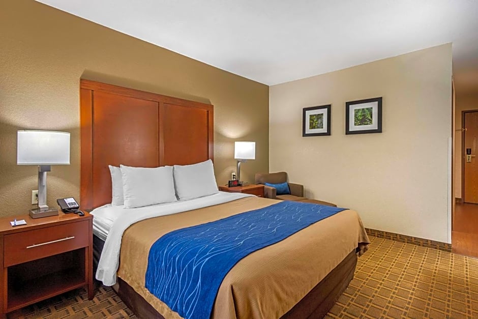 Comfort Inn & Suites Springfield I-44