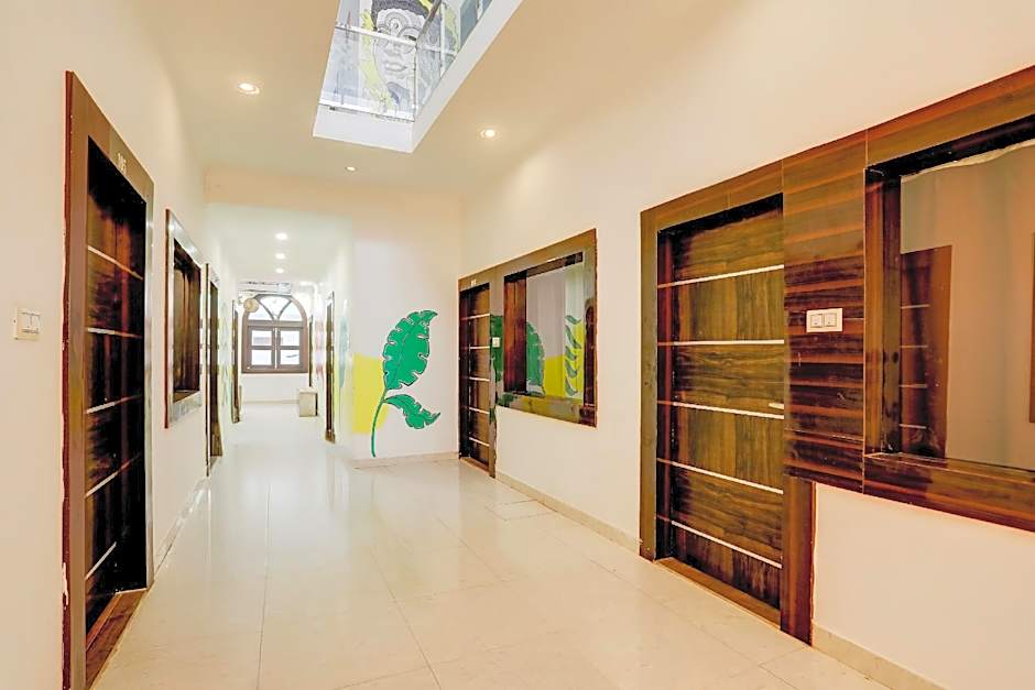 Collection O Khajuraho Central