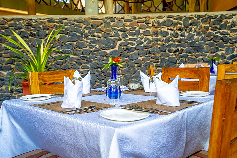 Weru Weru River Lodge