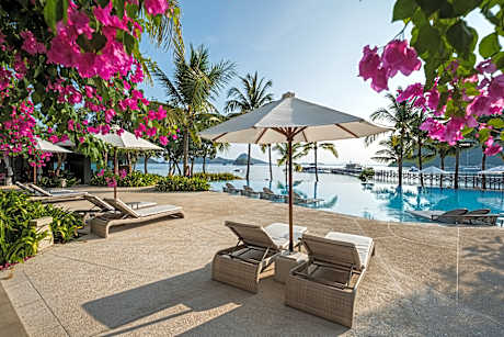 AYANA Komodo Waecicu Beach