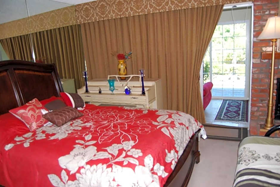 Bed and Breakfast in Hollywood Hills