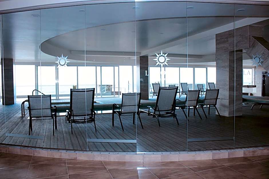 La Jolla Excellence, Exclusive Front Beach!