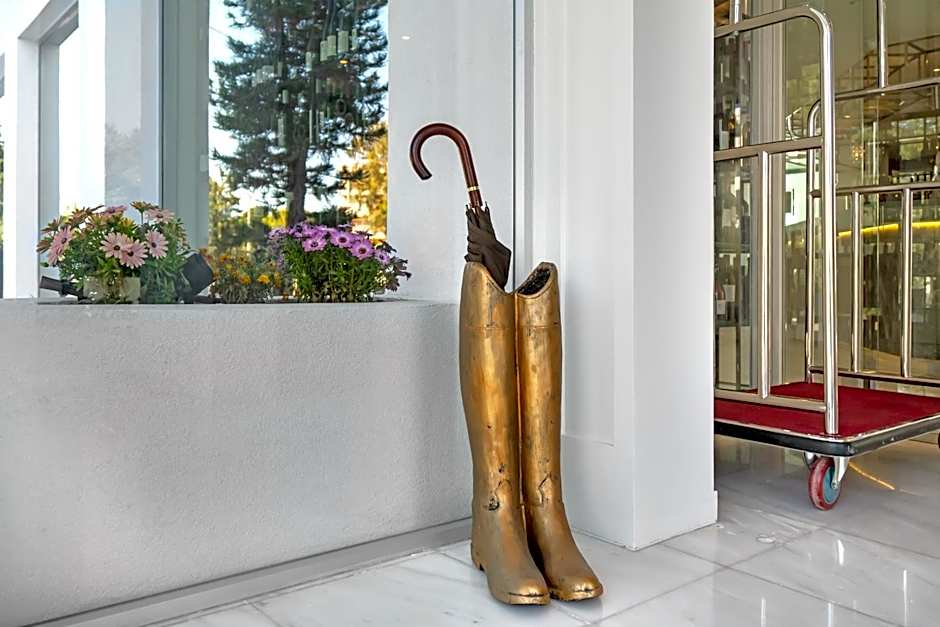 Glyfada Riviera Hotel