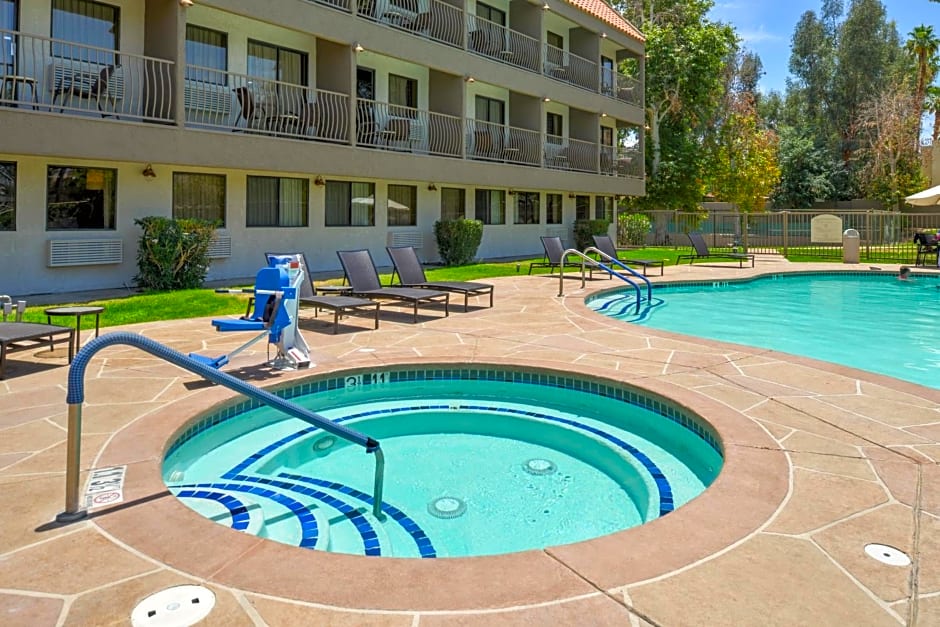 Holiday Inn Express Palm Desert By IHG