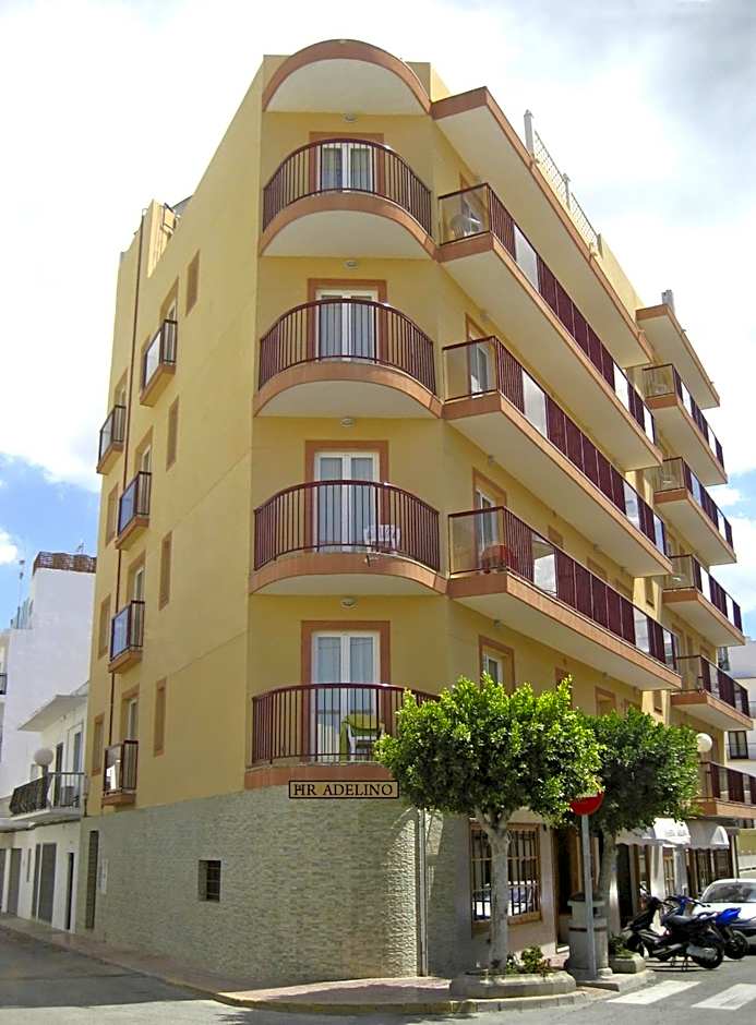 Hostal Adelino