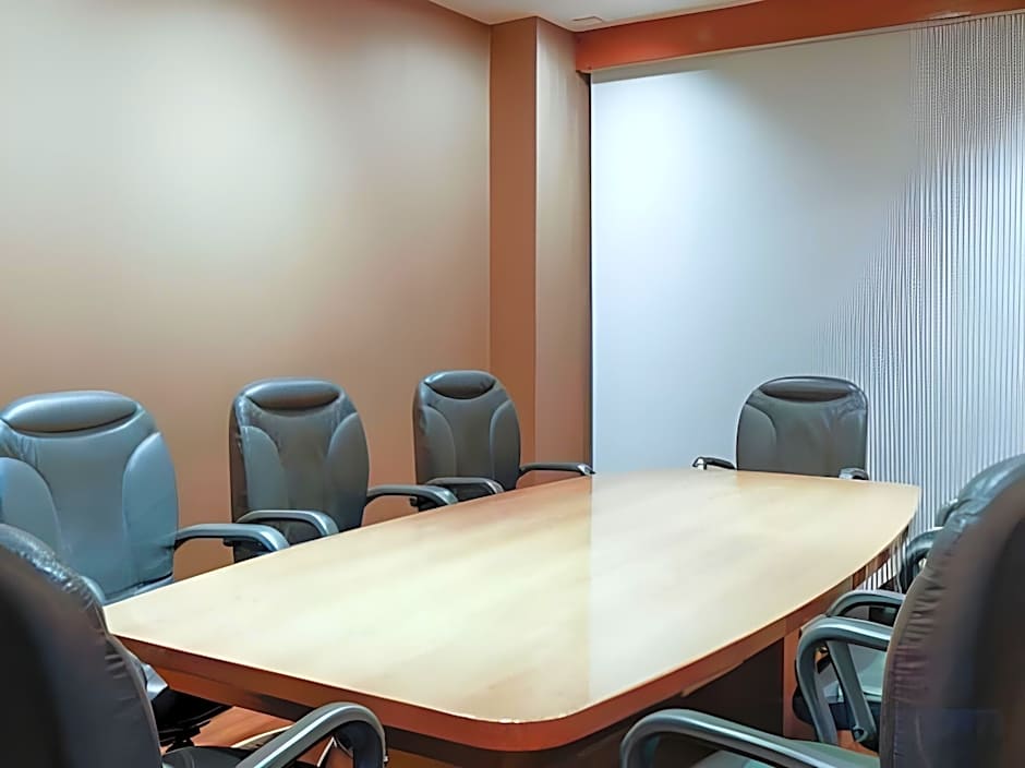 Adarsh Hamilton Hotel