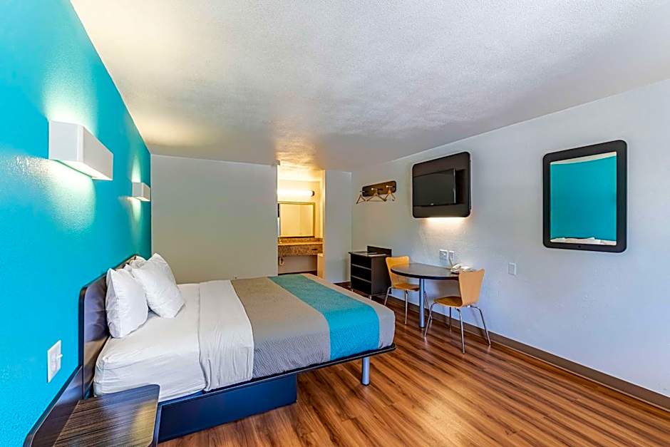 Photo 1 of 4 of Deluxe Queen Room - Non-Smoking
