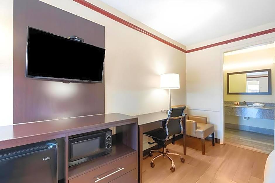 OYO Hotel Tulsa N Sheridan Rd & Airport