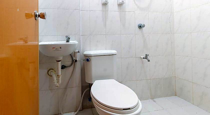 RedDoorz @ Casa Buena Dormitel Davao City