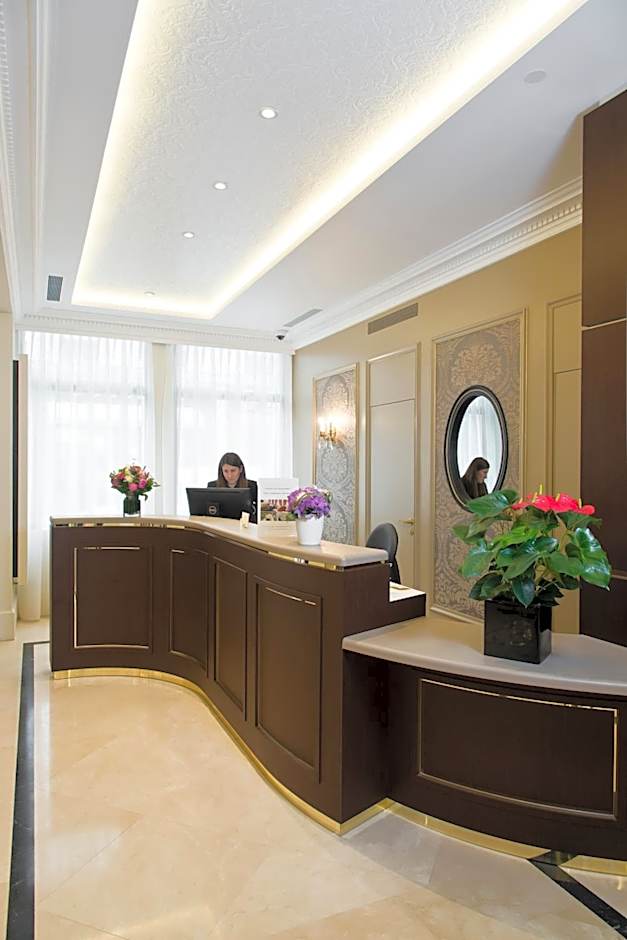 Hotel Saint Petersbourg Opera