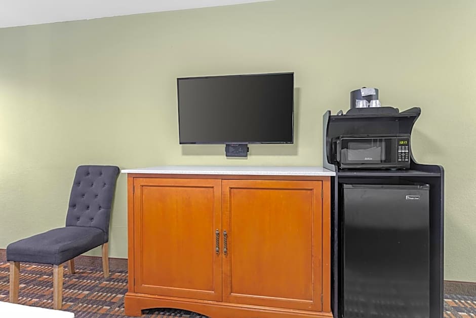 Quality Inn & Suites Plano