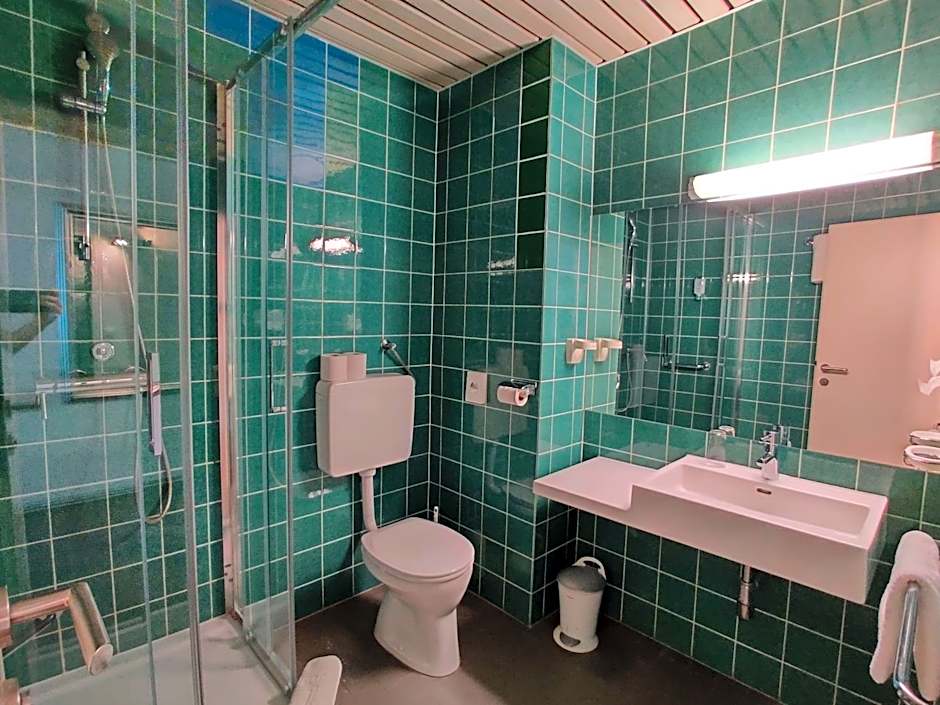 College Garden Hotel