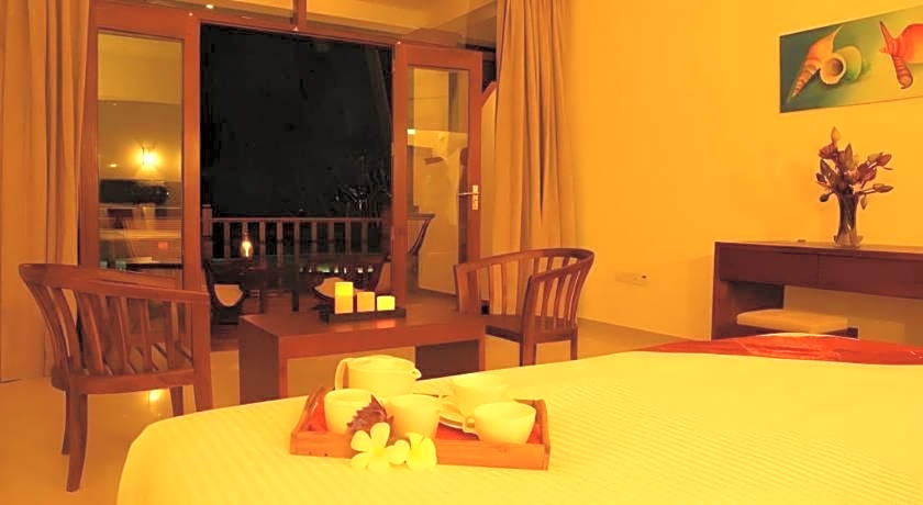 Whispering Palms Hotel