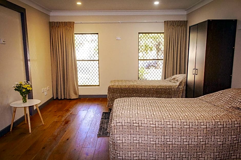 Liberty Plains Motor Inn