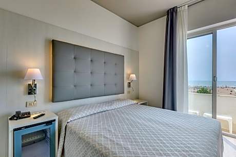Double Room with Balcony and Sea View