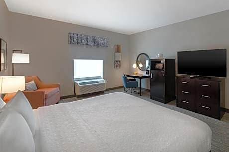 King Room with Accessible Tub - Mobility and Hearing Access/Non-Smoking