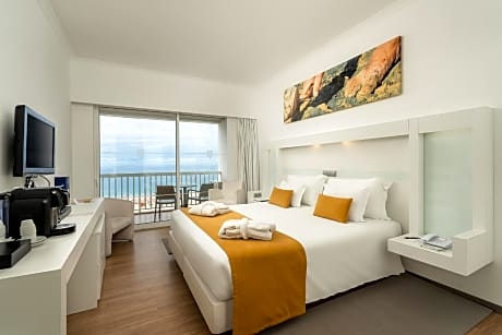 Deluxe Room with Sea View - High Floor