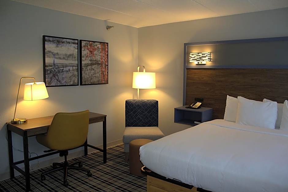 AmericInn by Wyndham Worthington