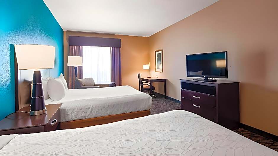 Best Western Plus Hiawatha Hotel