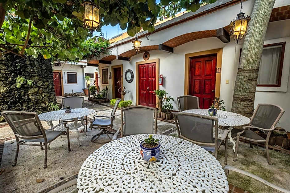 Las Mariposas Hotel & Studios