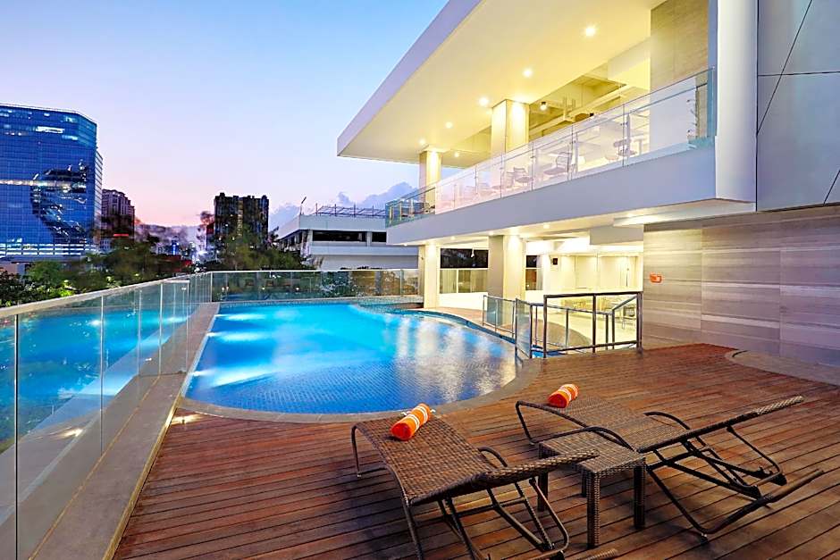 HARRIS Hotel & Conventions Bundaran Satelit Surabaya