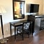 Manhattan Inn & Suites