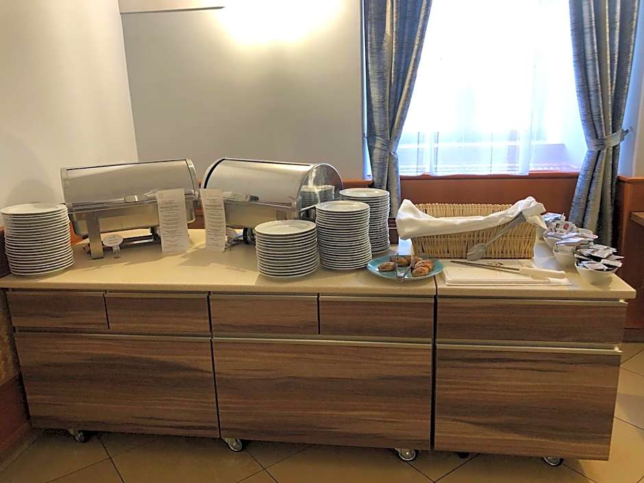 Gizella Hotel and Restaurant