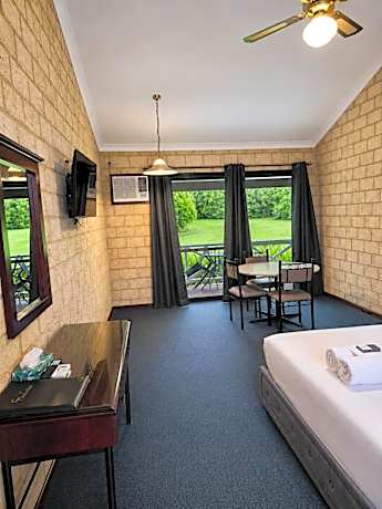 Executive Queen Room with Balcony