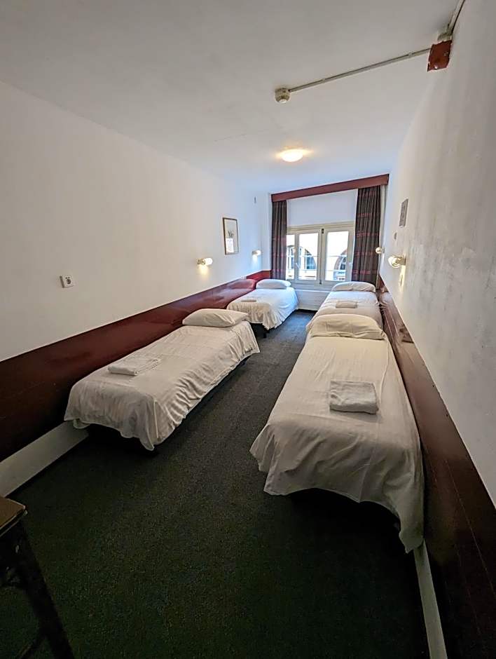 Photo 1 of 7 of Quadruple Room