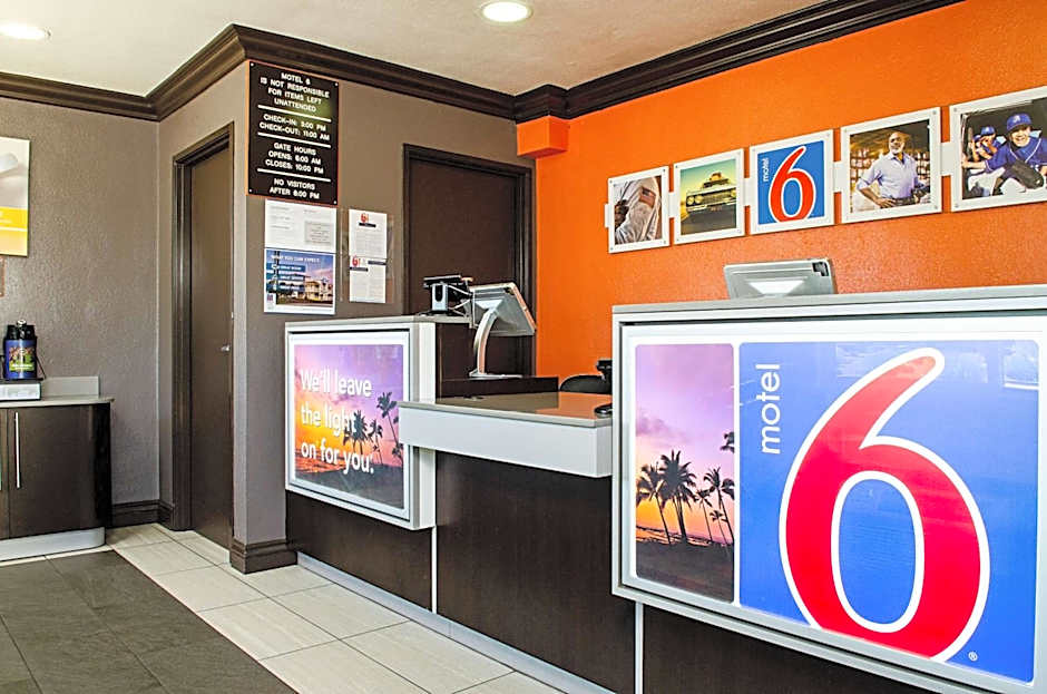 Motel 6-Modesto, CA - Downtown