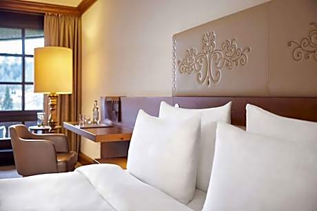 King Room with Mountain View