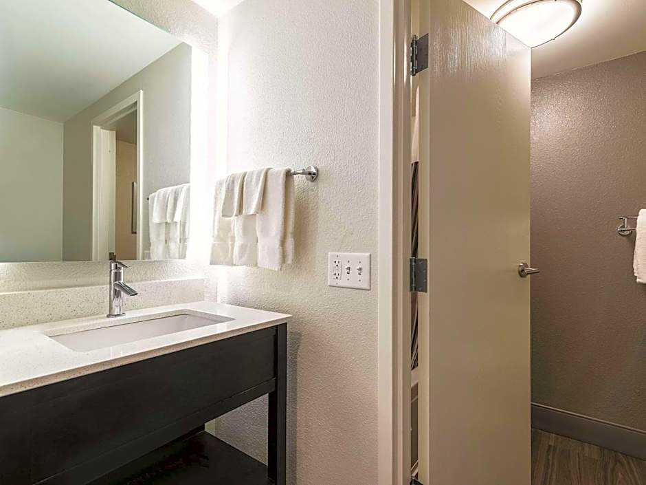 La Quinta Inn & Suites by Wyndham Salem