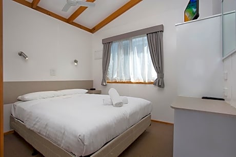 Deluxe Two-Bedroom Cabin