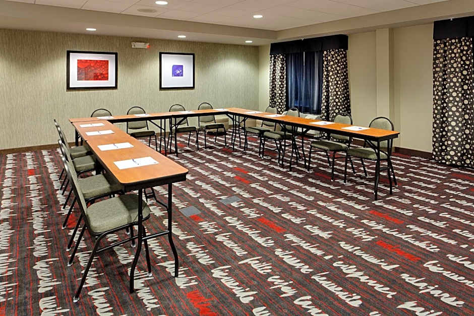 Holiday Inn Express & Suites Northeast By IHG