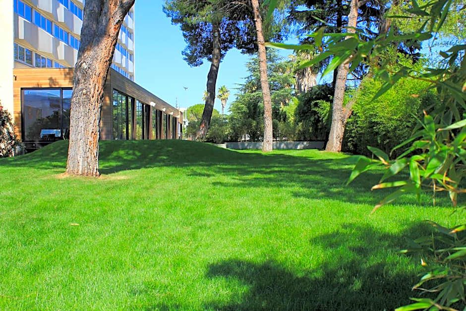 HÔTEL C SUITES chambres spacieuses