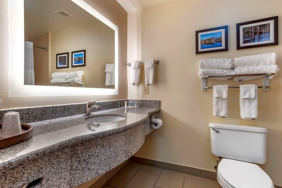 Comfort Suites