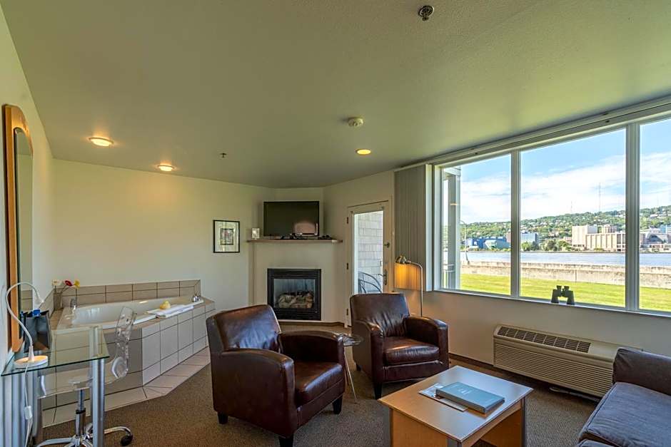 South Pier Inn
